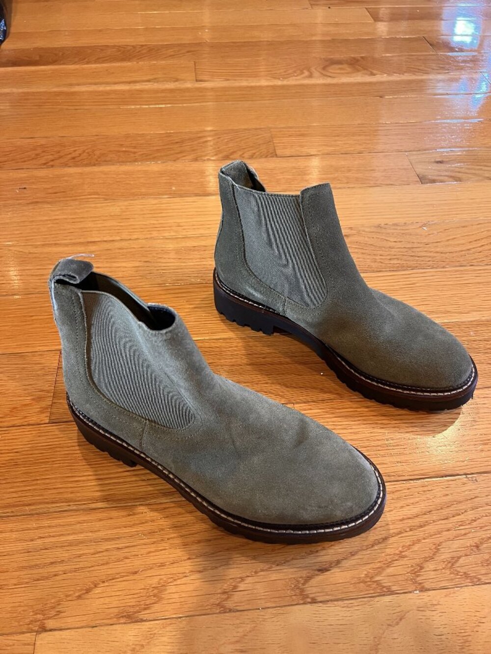 Caslon Olive Green Suede Chelsea Ankle Boots Size 8.5